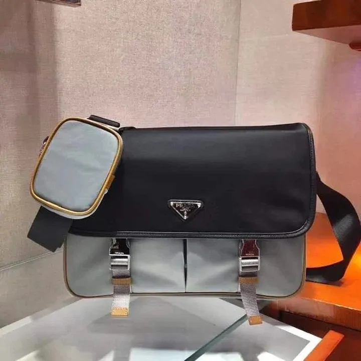 Bag listing image from the catalogue, a category where the same photograph is reused by many different sellers